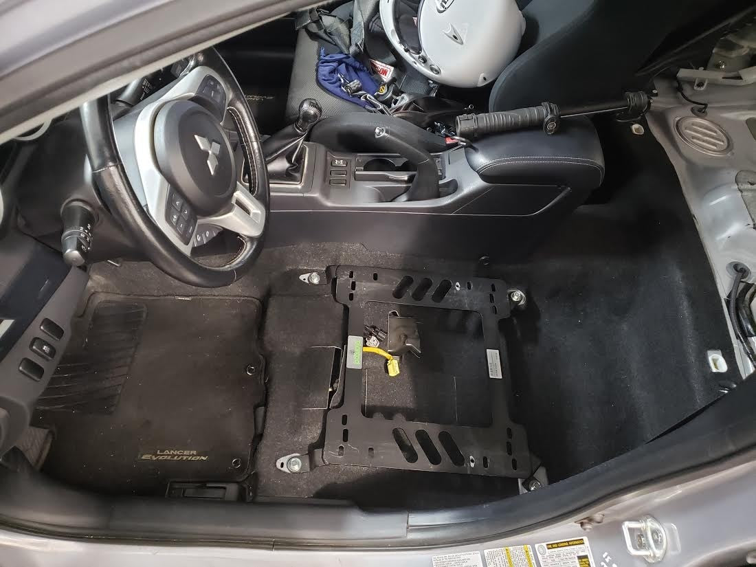 PLANTED SEAT BRACKET- MITSUBISHI LANCER (2007-2017) / EVO 10 (2007-2015) - LEFT