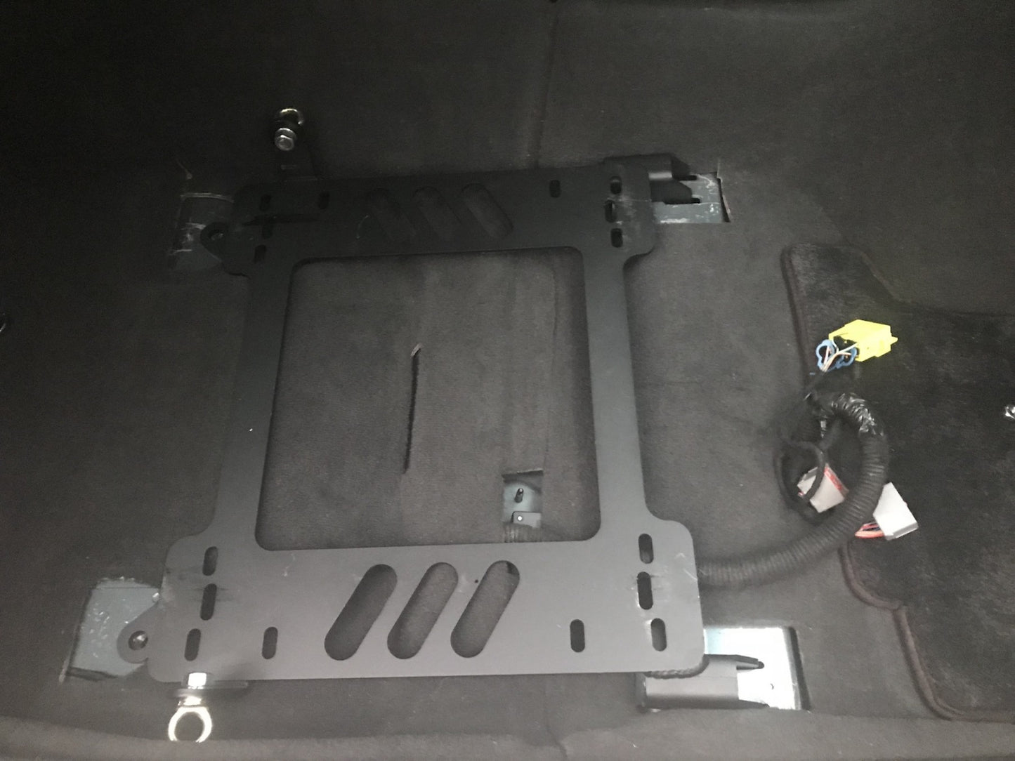PLANTED SEAT BRACKET- CADILLAC CTS-V (2009-2014) - LEFT