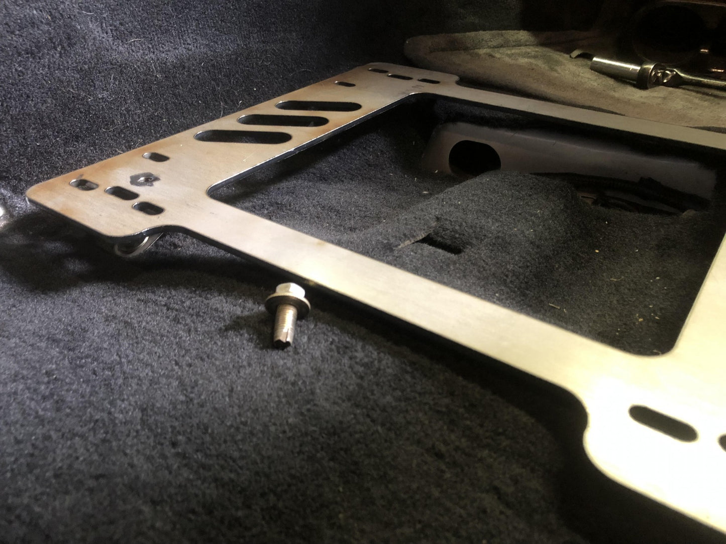 PLANTED SEAT BRACKET- TOYOTA SUPRA (1993-1998) - RIGHT
