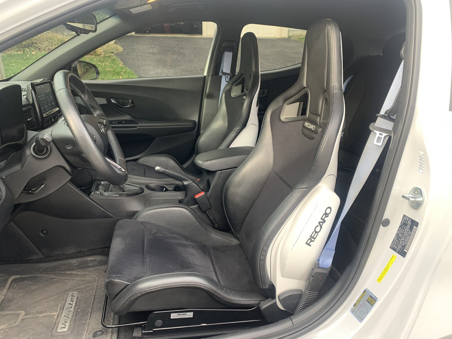 PLANTED SEAT BRACKET- HYUNDAI VELOSTER [2ND GENERATION / JS CHASSIS] (2018+) - LEFT