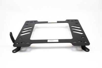 PLANTED SEAT BRACKET- TOYOTA PICKUP / HILUX [4TH GENERATION / N50 / N60 / N70 CHASSIS] (1984-1988) - RIGHT